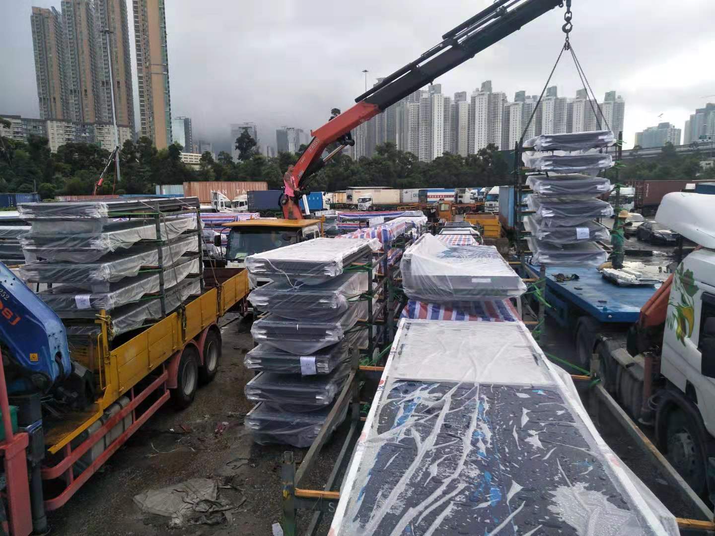 中港吊機車運輸